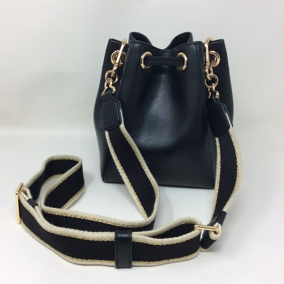 ✨ Authentic Marc Jacobs The Bucket Bag Logo Plaque Drawstring Woven Strap Black - Picture 10 of 16